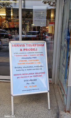 Reklamní stojan Servis telefonů a prodej před vchodem A na Veselé 5 v Brně
